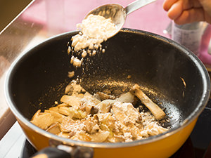 生ポルチーニ茸のクリームソースパスタの作り方
