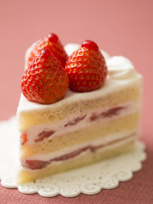 スイーツのザ・王道！ 人気店の「ショートケーキ」5品食べ比べ | 三越伊勢丹の食メディア | FOODIE（フーディー）