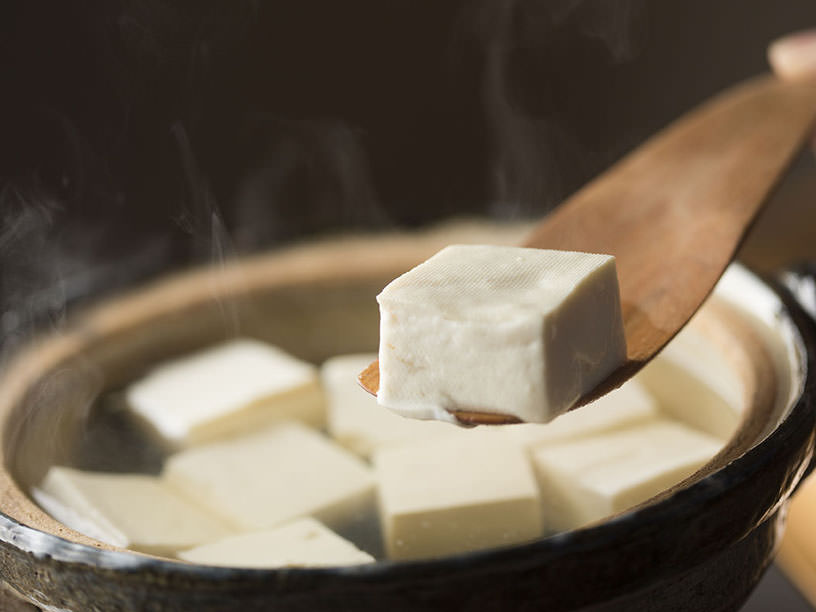 絹のような木綿 只管豆腐 ひたすらどうふ を主役に 究極の湯豆腐の作り方 三越伊勢丹の食メディア Foodie フーディー