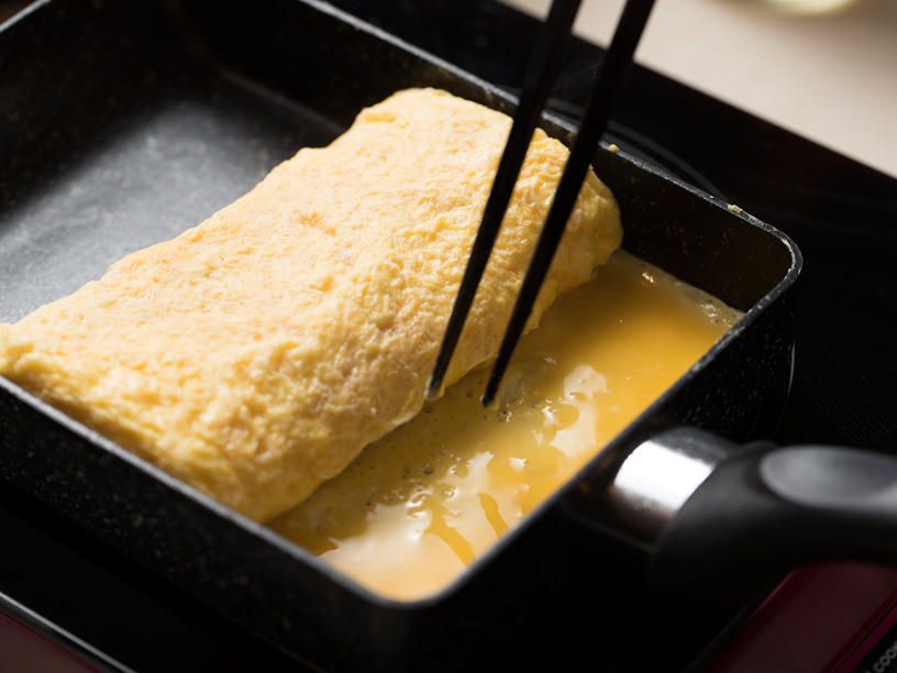 卵焼きは劇的にふわふわになる！「こす・強火・3回で焼く」が鉄則 | FOODIE（フーディー）
