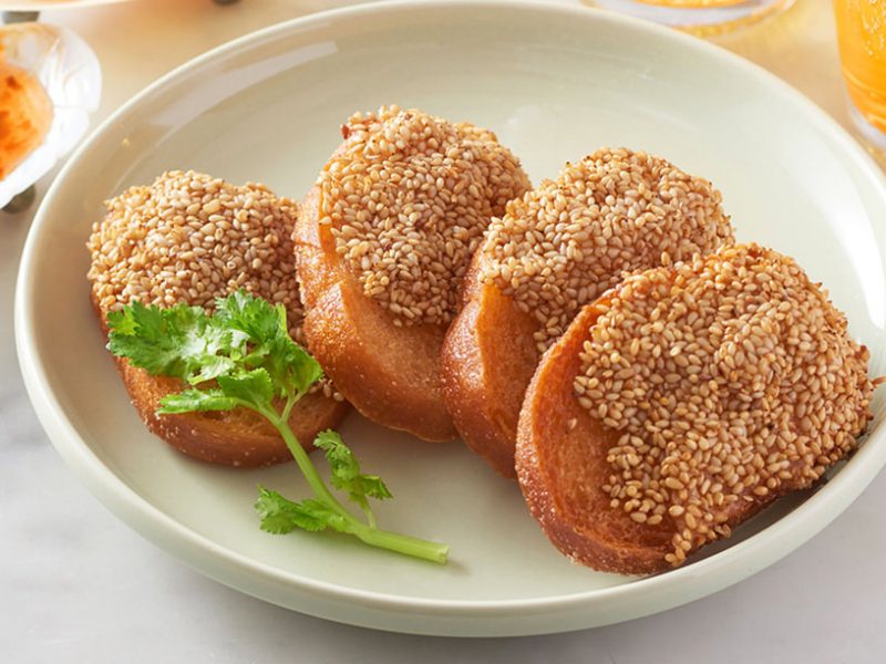 人気タイ料理店のシェフ直伝「エビトースト」本格レシピ。サクサクぷりぷり! | 三越伊勢丹の食メディア | FOODIE(フーディー)