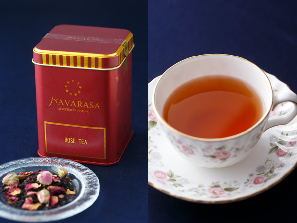 ナヴァラサのローズティー（小缶）と茶葉、実際に入れた紅茶