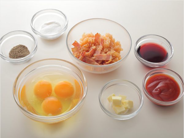 【プロ直伝】オムライスの作り方。美しい包み方&炊き込みケチャップライスは必見! | 三越伊勢丹の食メディア | FOODIE(フーディー)