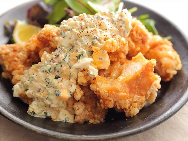 【シェフ考案】チキン南蛮の作り方。衣はザクザク、肉はジューシー! 甘酢、タルタルレシピも必見です | 三越伊勢丹の食メディア | FOODIE ...