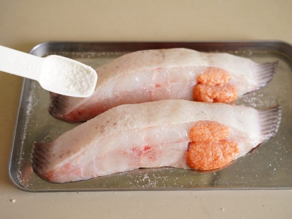 【鮮魚店が伝授】基本のカレイの煮付けレシピ。プロのコツでふっくら味しみしみ! おすすめの種類も解説 | 三越伊勢丹の食メディア ...
