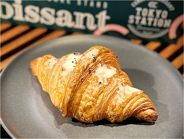 ＜Curly's Croissant TOKYO BAKE STAND＞トリュフクロワッサン