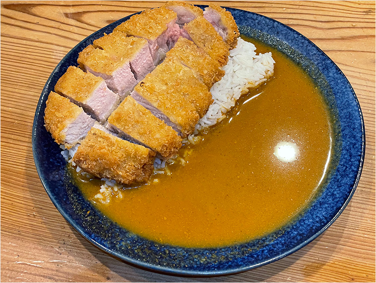 ＜Japanese Spice Curry wacca＞トンカツ屋クオリティのカツで食べるヴィンダルカツカレー