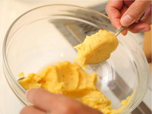 【シェフ直伝】しっとり濃厚スイートポテトの簡単レシピ。砂糖なし、裏ごし不要！ | 三越伊勢丹の食メディア | FOODIE（フーディー）