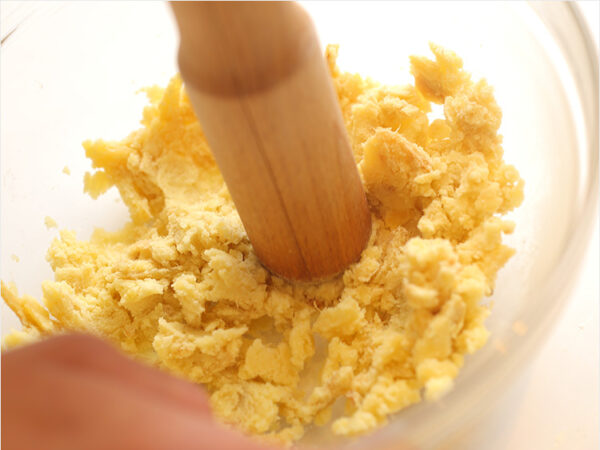 【シェフ直伝】しっとり濃厚スイートポテトの簡単レシピ。砂糖なし、裏ごし不要！ | 三越伊勢丹の食メディア | FOODIE（フーディー）