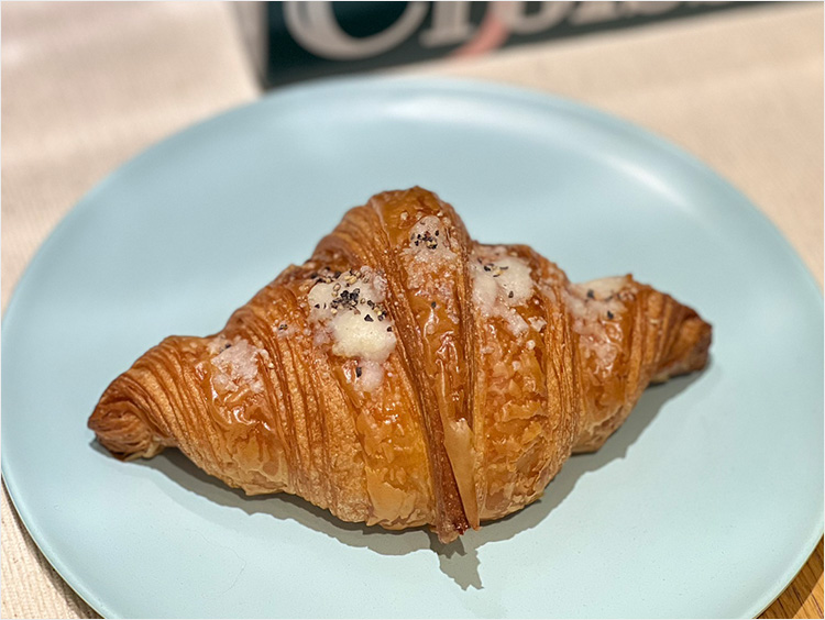 ＜Curly’s Croissant＞トリュフクロワッサン