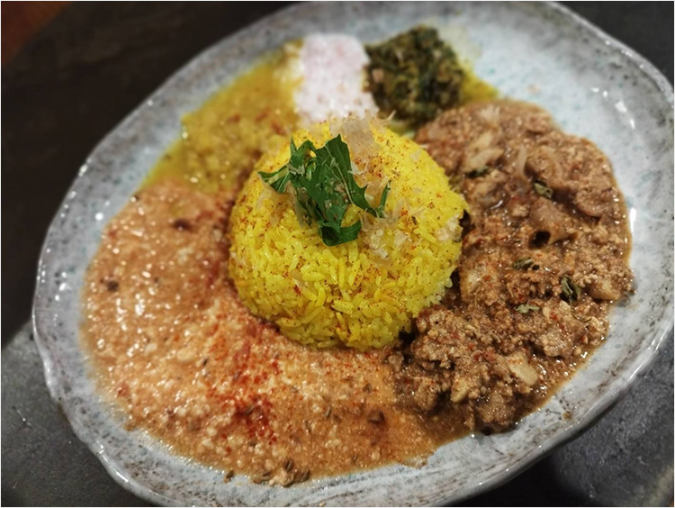 <創作カレーツキノワ>軟骨入り鶏キーマ&明太キーマ あいがけカレー