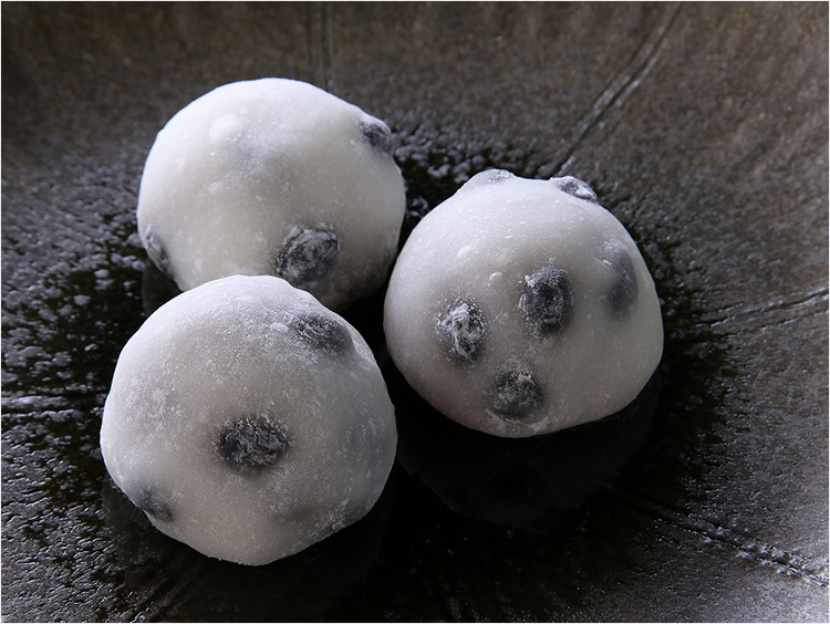 <叶 匠壽庵 あもや>黒豆大福