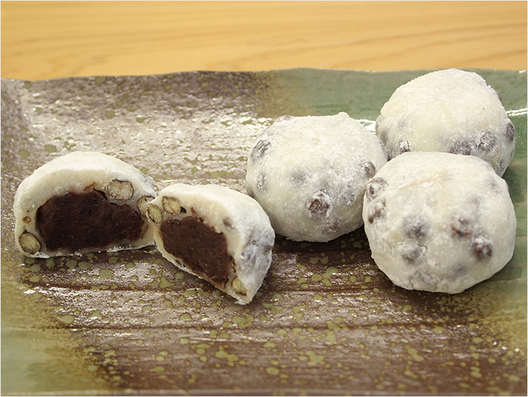 <十勝あんこのサザエ>豆たっぷり大福(粒あん)
