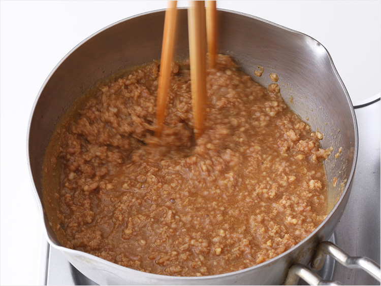 肉に火が入り始めたイメージ
