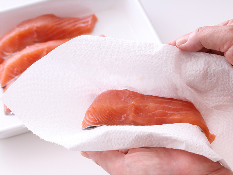 水気を押さえるイメージ