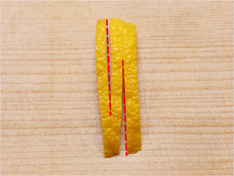 皮に切り目を入れたイメージ