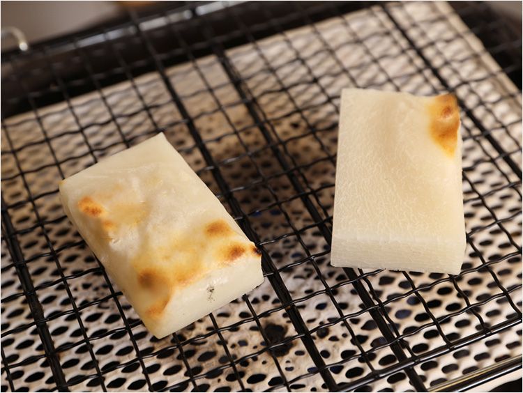 餅を焼くイメージ