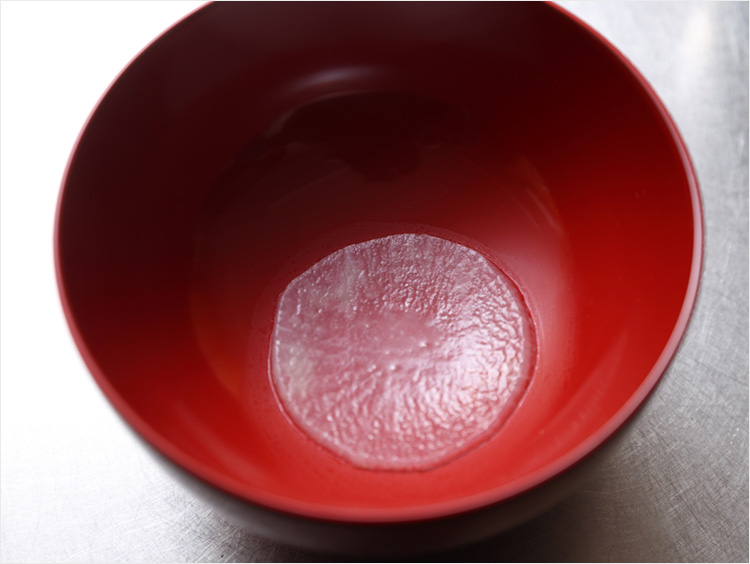 お椀に大根を敷くイメージ