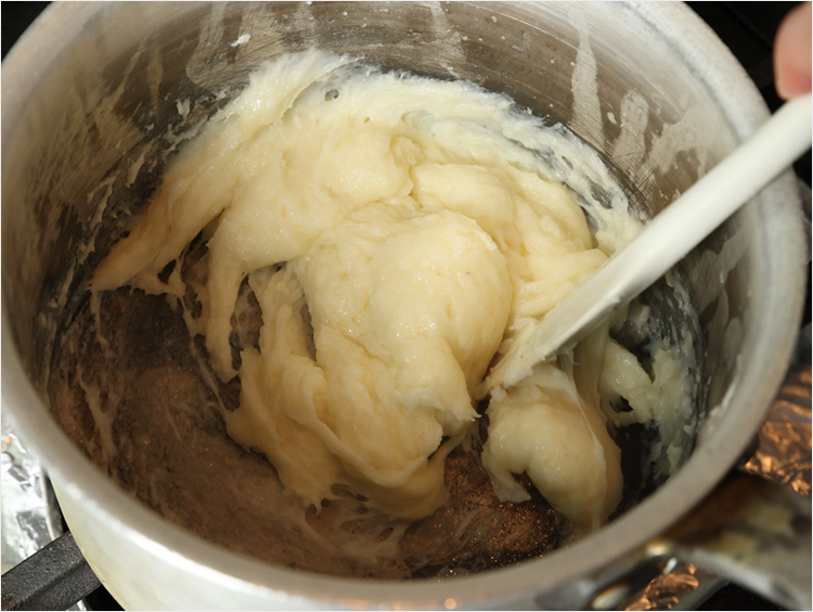 3回目の牛乳加えて混ぜ終えたイメージ