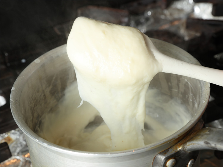 5回目の牛乳加えて混ぜ終えたイメージ