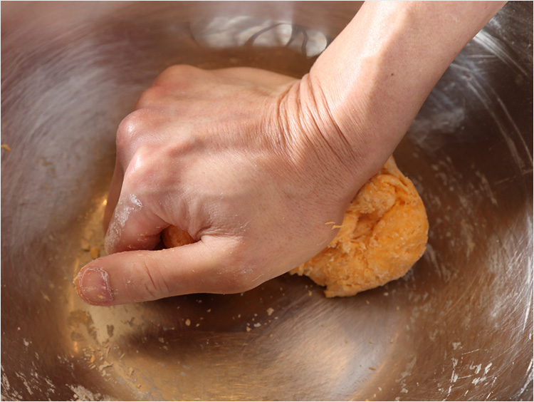 生地をまとめるイメージ