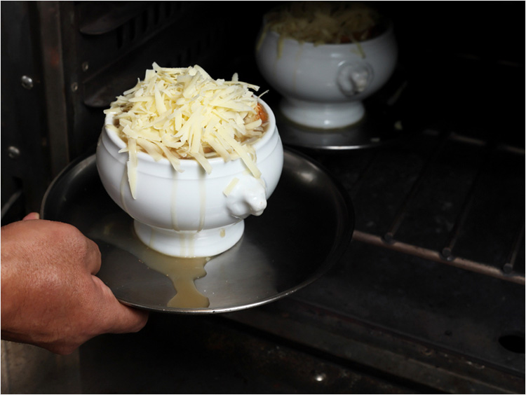 オーブンに入れるイメージ