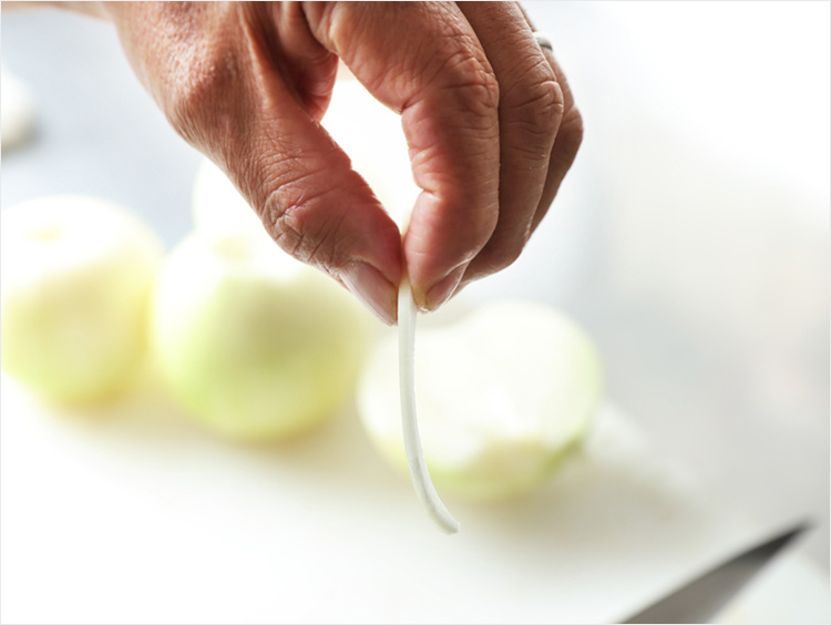 薄切りした玉ねぎのイメージ