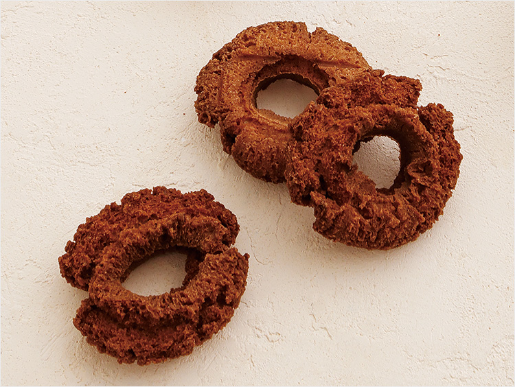 <足立音衛門>冷やして美味しい 黒糖ドーナツ~種子島沖ケ浜田黒糖使用~