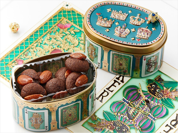 <青山デカーボ>ネコのトランプ缶2