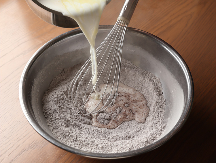 液体を加えるイメージ