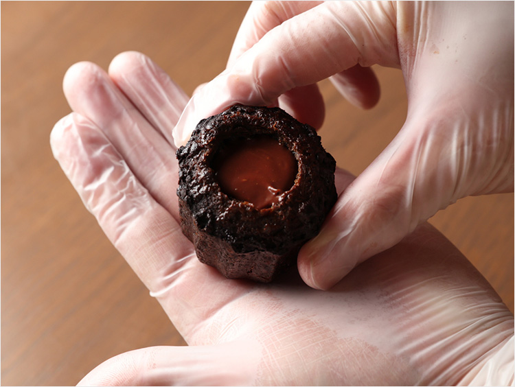 底を叩くイメージ