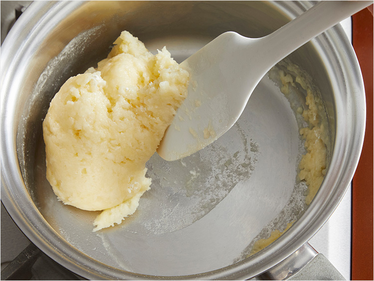 シュー生地の加熱しはじめのイメージ