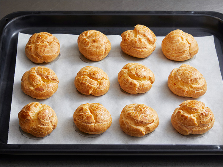 シュー生地の焼き上がりイメージ