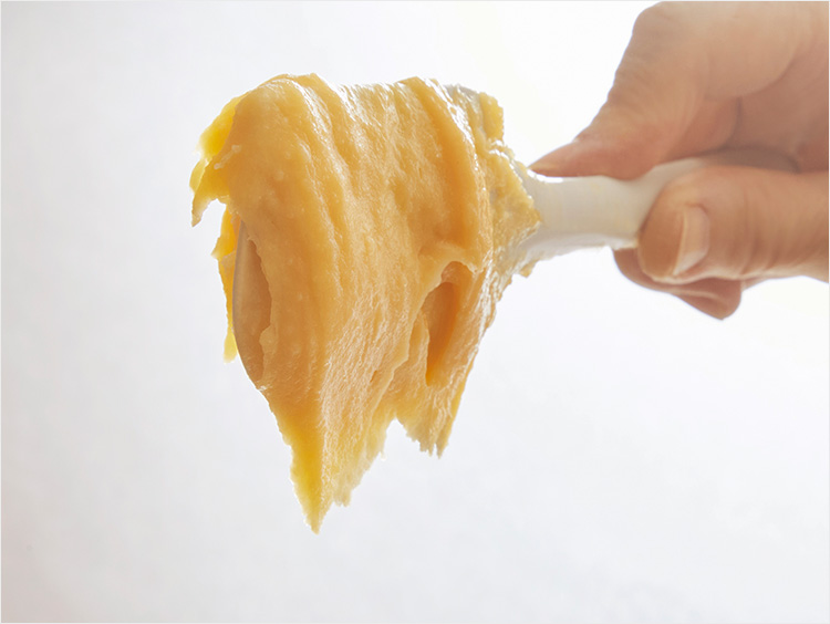 卵が少なめの生地を垂らしたイメージ