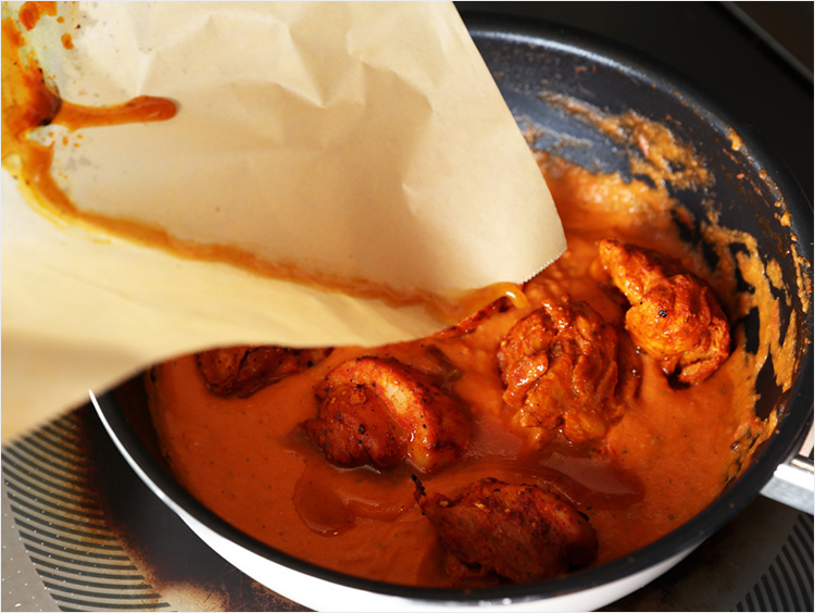 肉汁を加えるイメージ