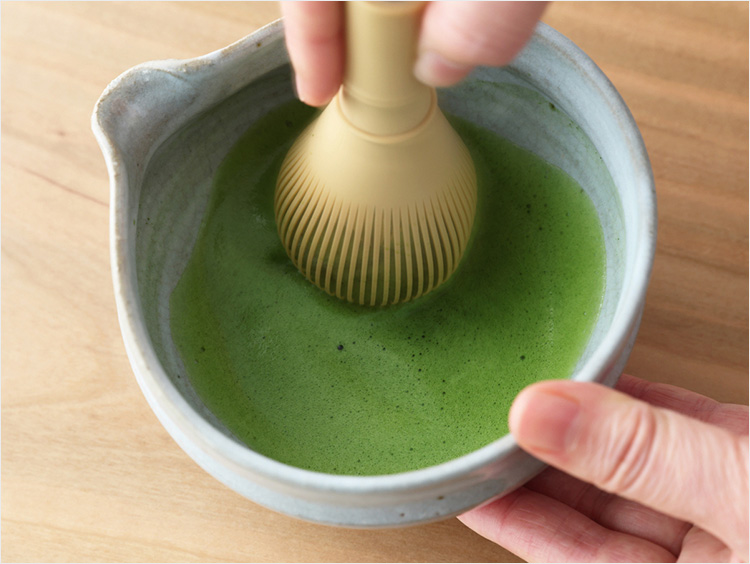 抹茶を攪拌するイメージ 