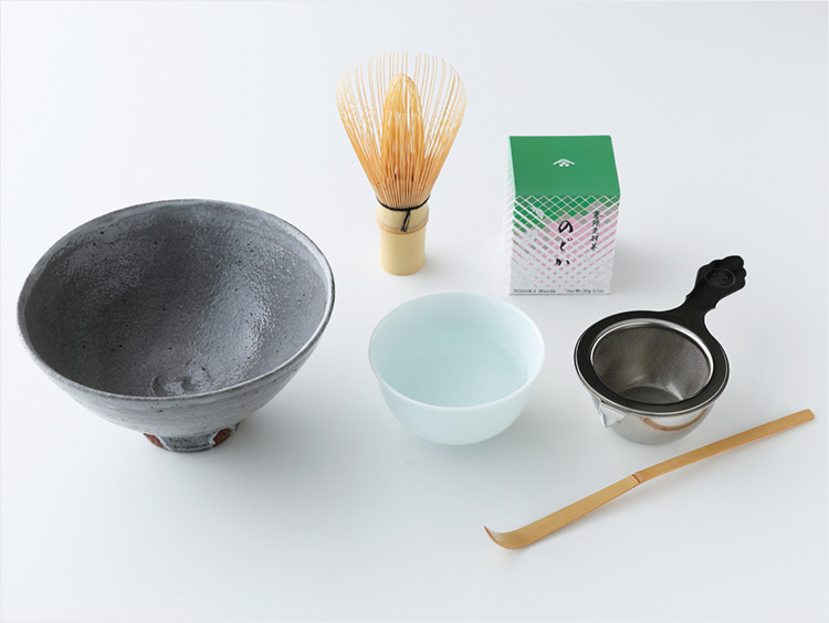 薄茶で使う茶器類と抹茶 のどか