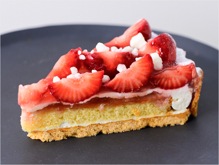 <gicca池田山>苺とルバーブのタルト