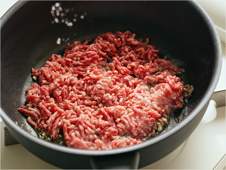 肉を広げて焼きつけるイメージ