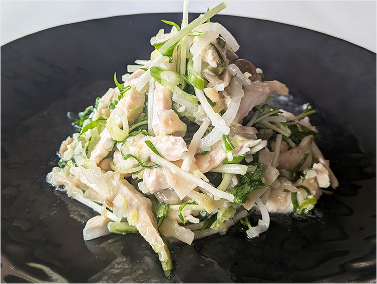 <四陸 PREMIUM>蒸し鶏とねぎ・ザーサイのサラダ