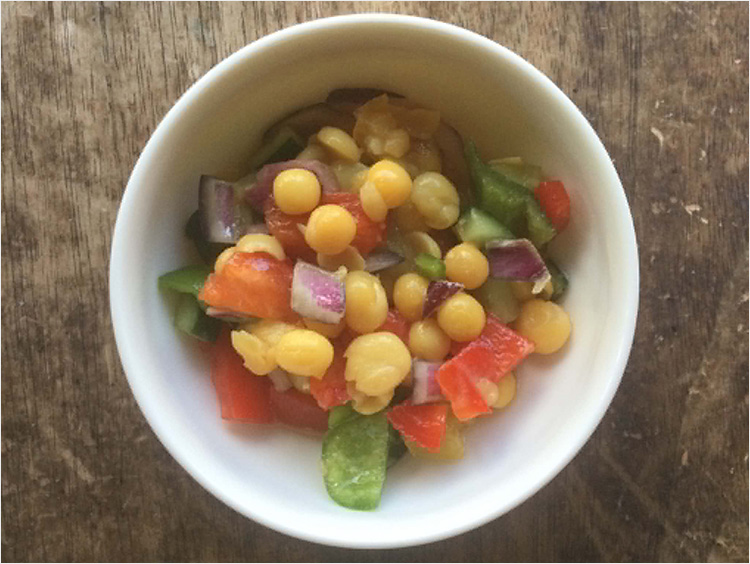 <スパイスキッチンムーナ>夏野菜と豆のサラダ