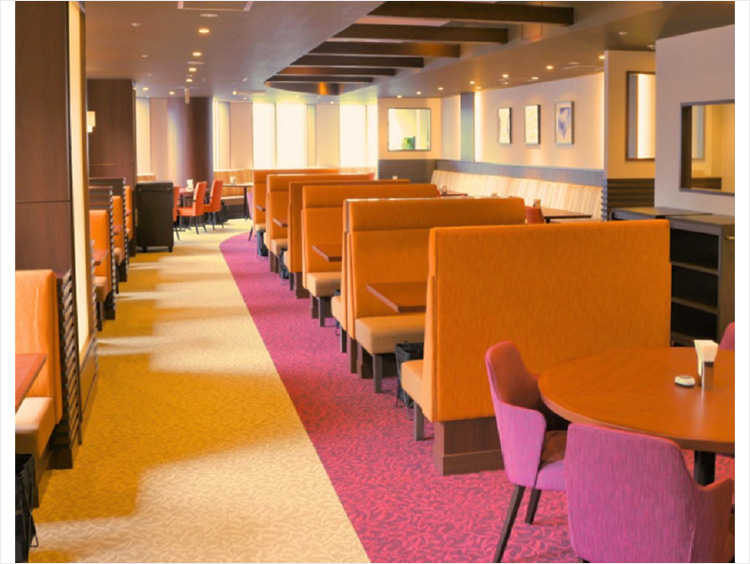 <カフェ&レストラン ランドマーク>店内写真