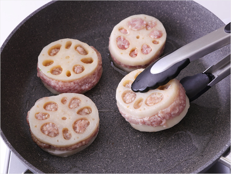 れんこんを返すイメージ